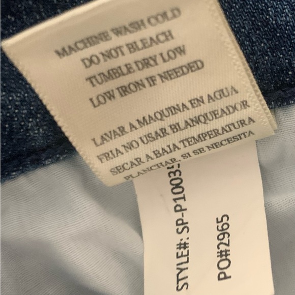 Sneak Peak Crop Jeans - Picture 12 of 13